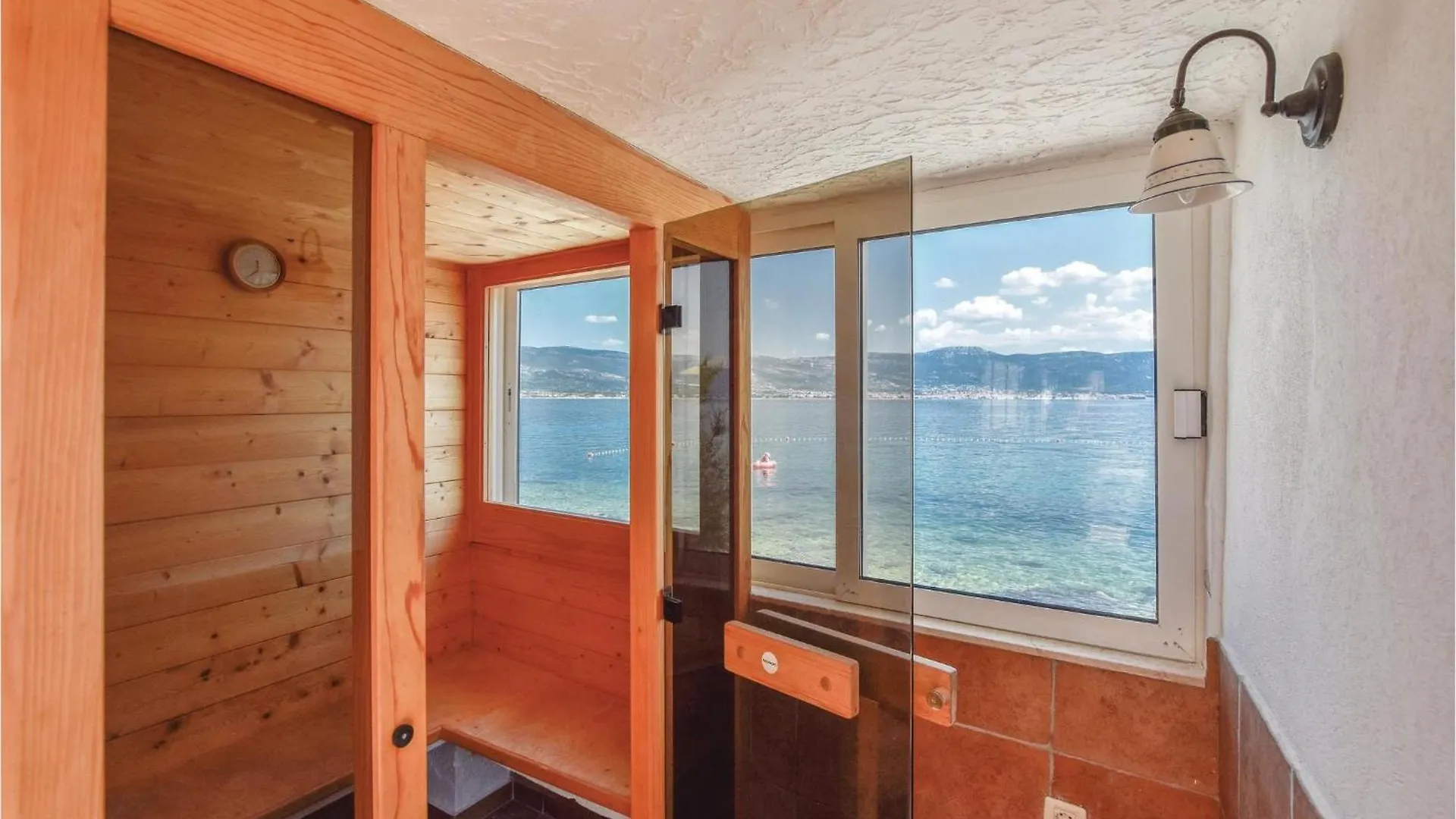 Beautiful Home In Slatine With Sauna 트로기르 0*,  크로아티아